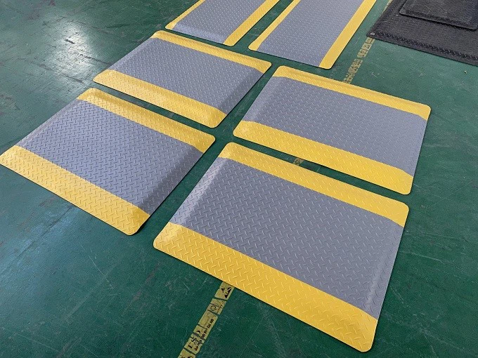 Anti-static grey floor mat Anti-static grey floor mat